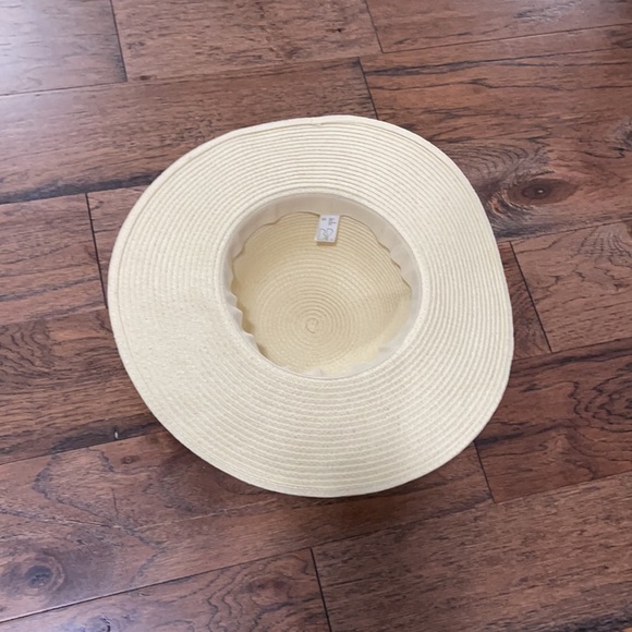 BP Sun Hat ☀️ - Picture 4 of 4